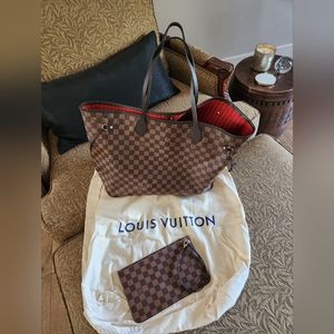 Louis Vuitton Neverfull MM Tote Damier Ebene.